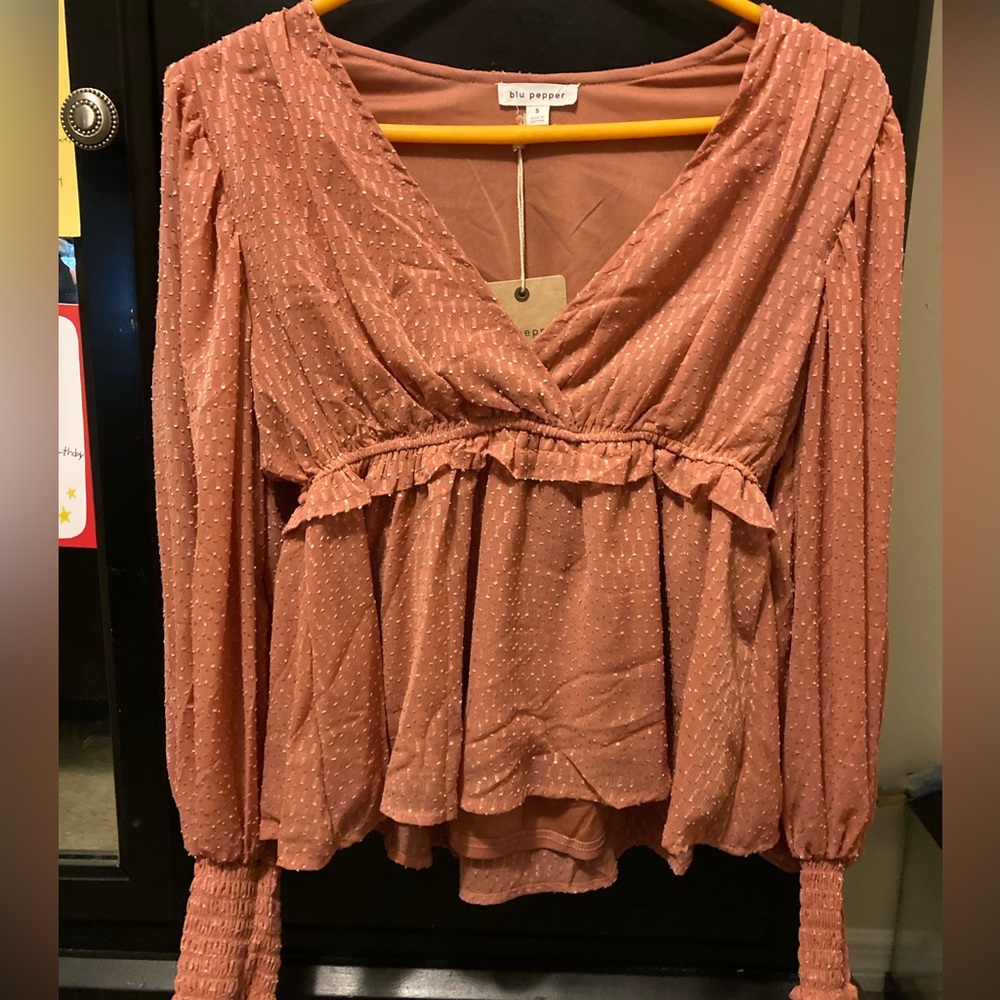 Adorable Blu pepper blouse with tags size S